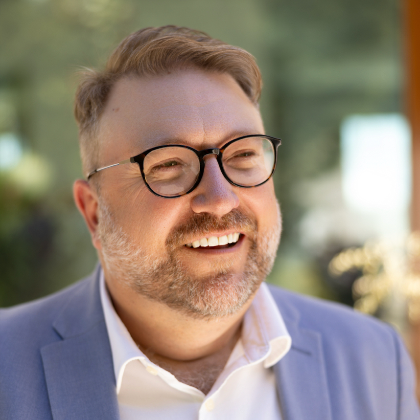 Chris Linsell headshot